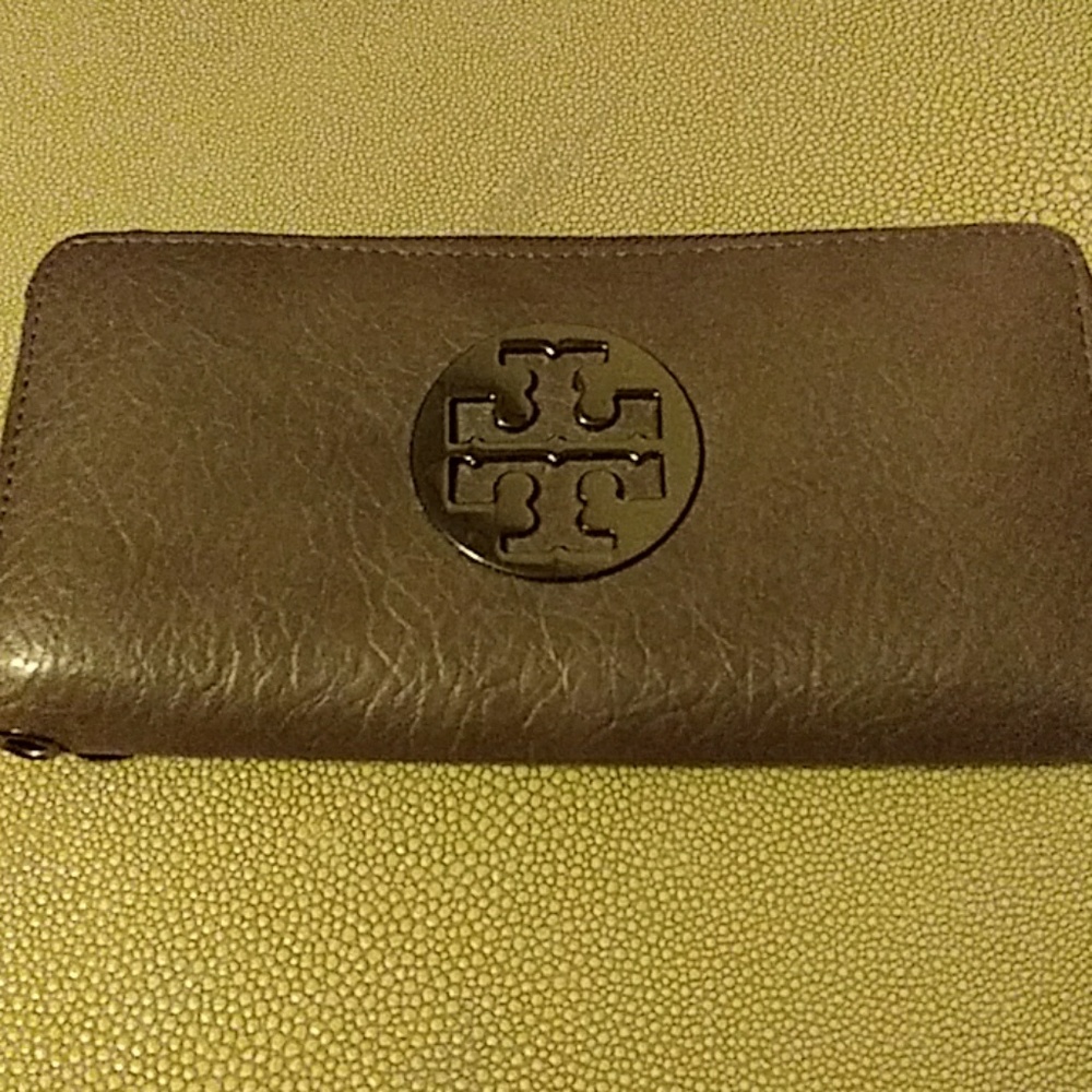 Tory Burch vintage zip around wallet